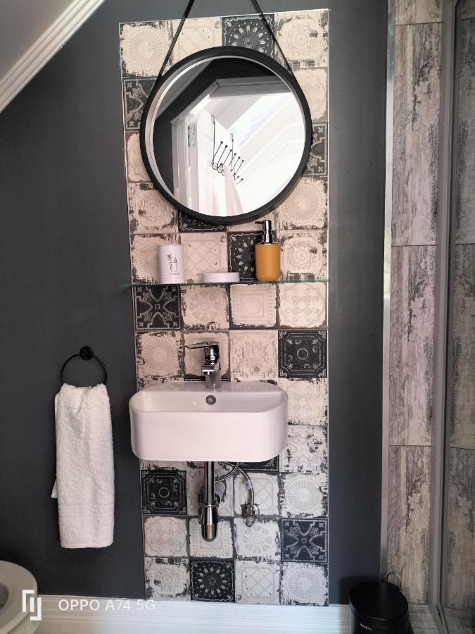 Rozenhof Guest Cottages George Bagian luar foto