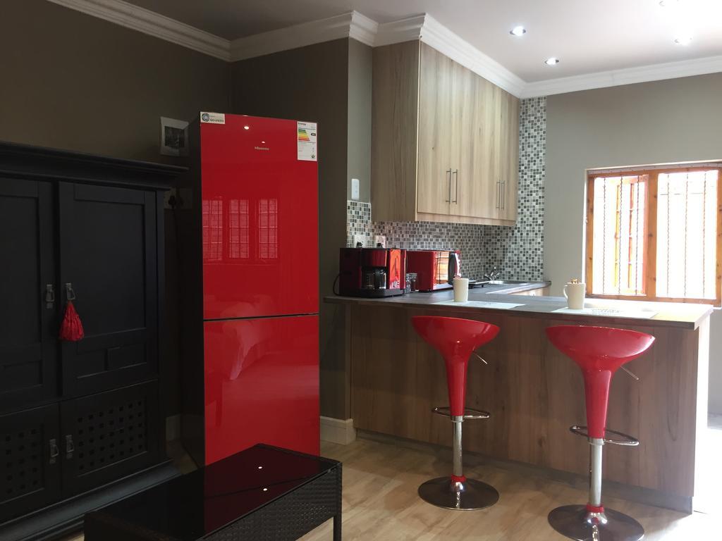 Rozenhof Guest Cottages George Bagian luar foto
