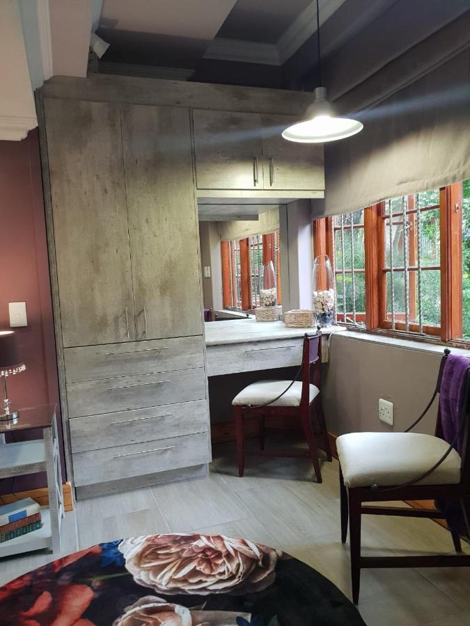 Rozenhof Guest Cottages George Bagian luar foto